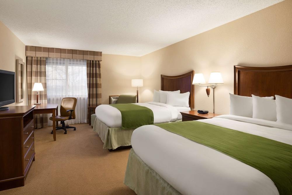 Hotel Wingate By Wyndham Lincoln Airport East Extérieur photo