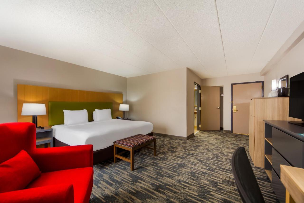 Hotel Wingate By Wyndham Lincoln Airport East Extérieur photo