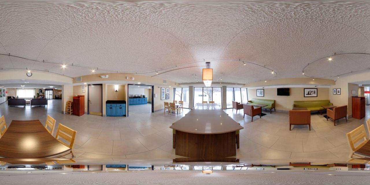 Hotel Wingate By Wyndham Lincoln Airport East Extérieur photo