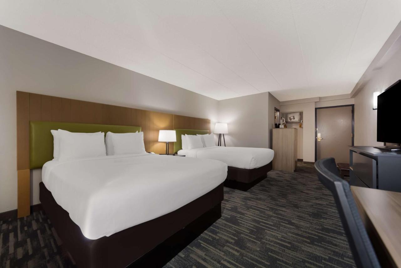 Hotel Wingate By Wyndham Lincoln Airport East Extérieur photo