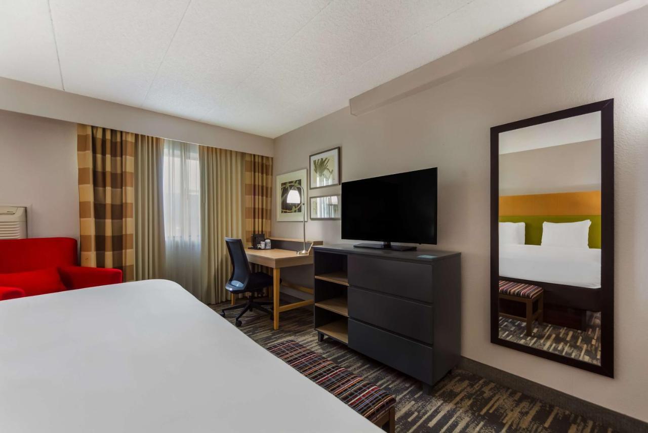 Hotel Wingate By Wyndham Lincoln Airport East Extérieur photo