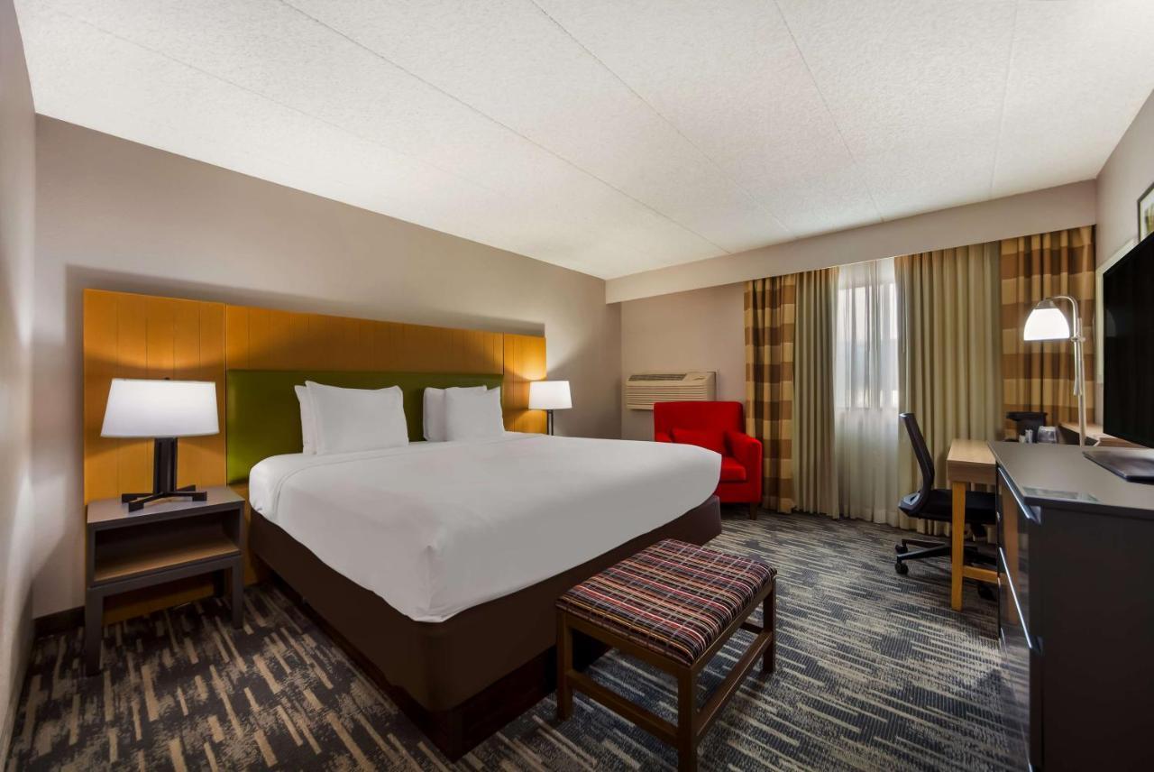 Hotel Wingate By Wyndham Lincoln Airport East Extérieur photo