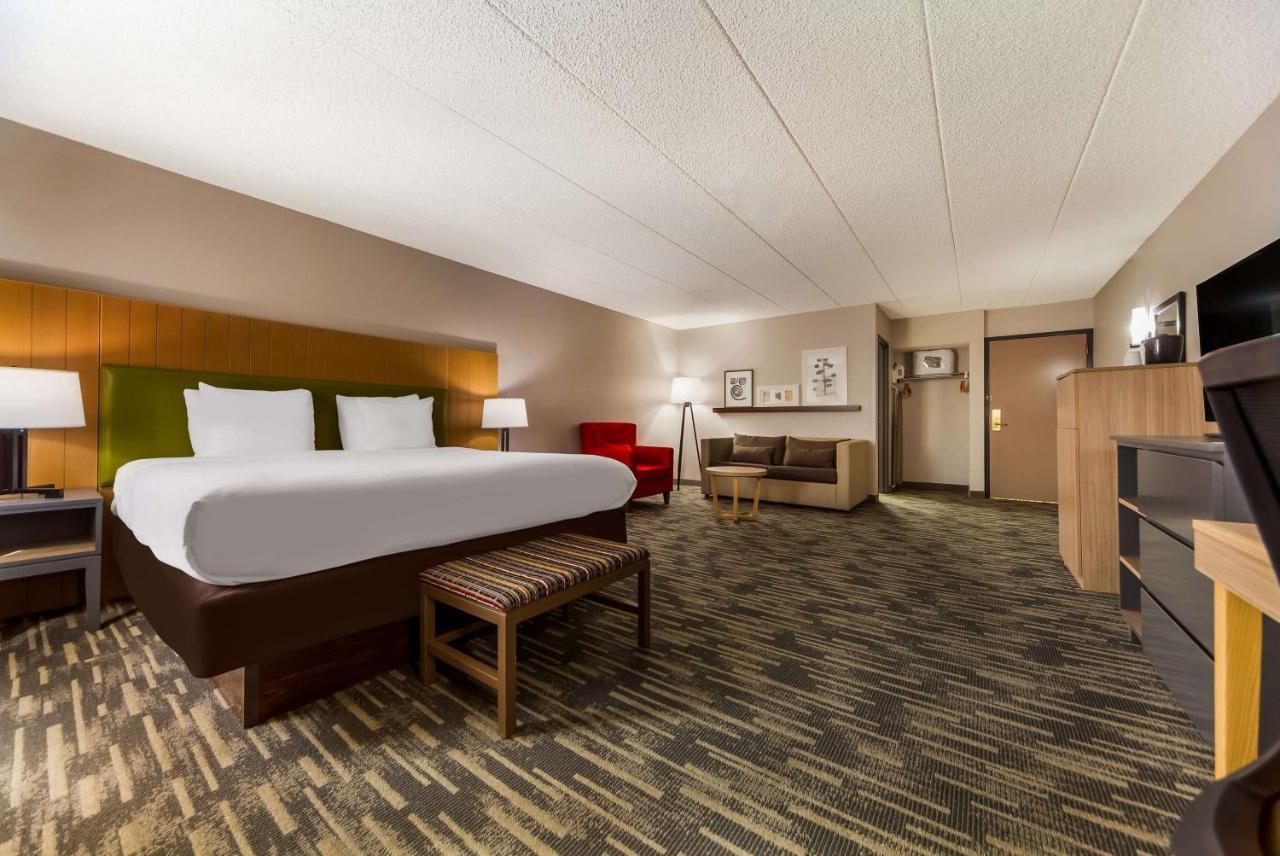 Hotel Wingate By Wyndham Lincoln Airport East Extérieur photo