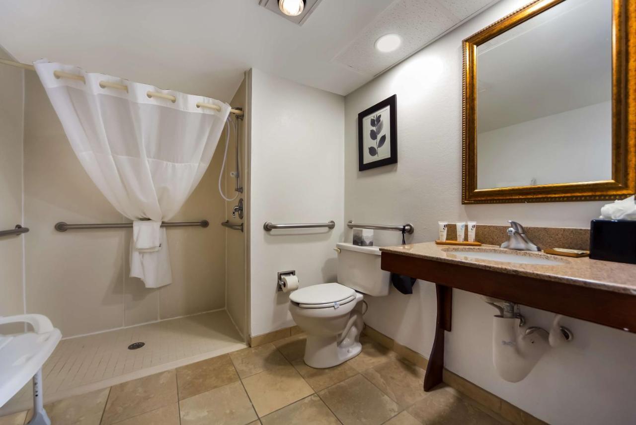 Hotel Wingate By Wyndham Lincoln Airport East Extérieur photo
