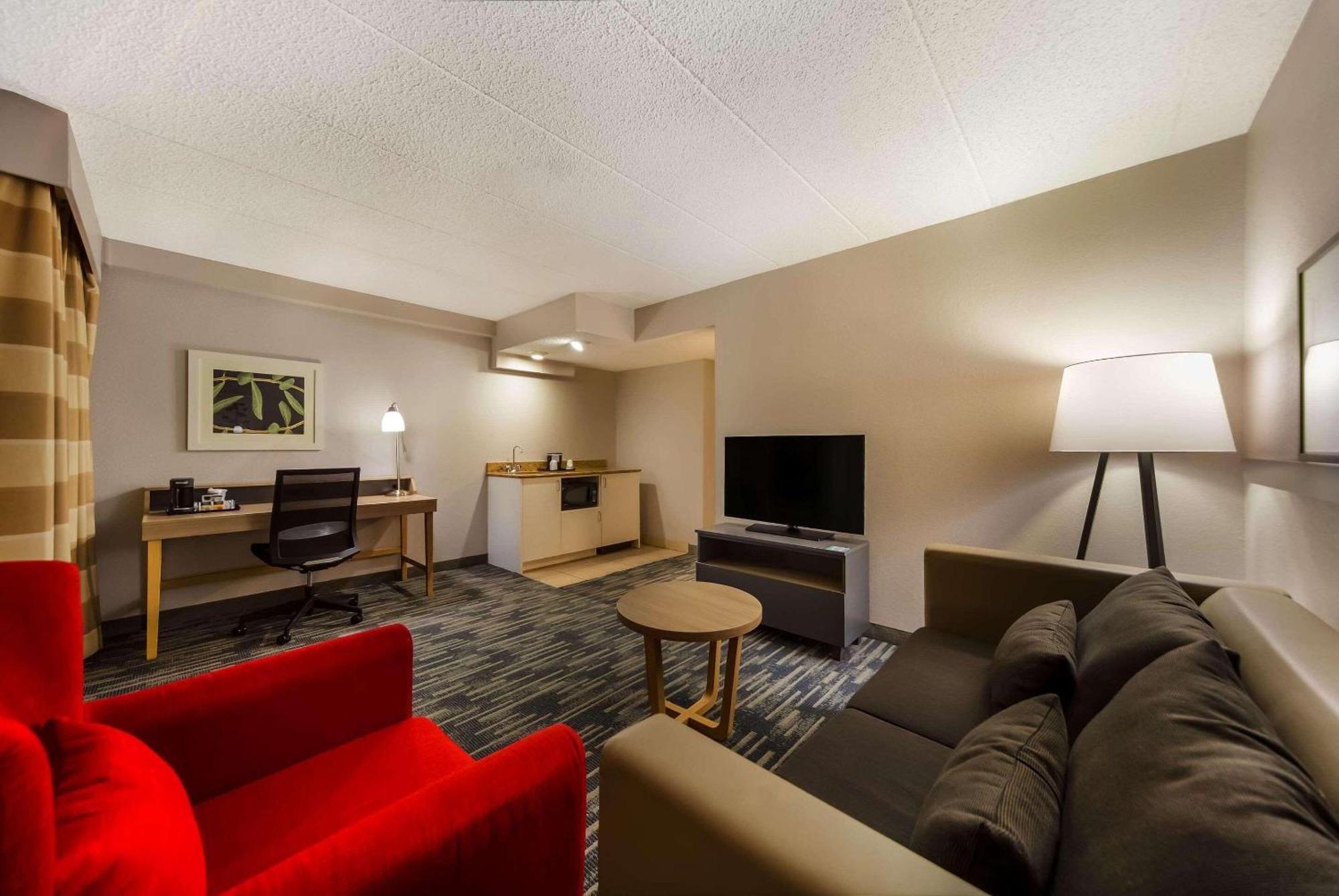 Hotel Wingate By Wyndham Lincoln Airport East Extérieur photo
