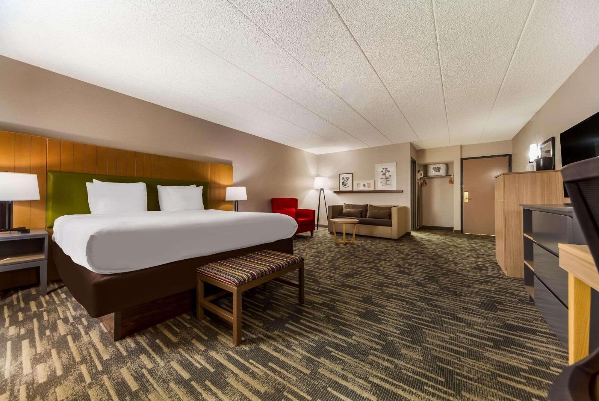 Hotel Wingate By Wyndham Lincoln Airport East Extérieur photo