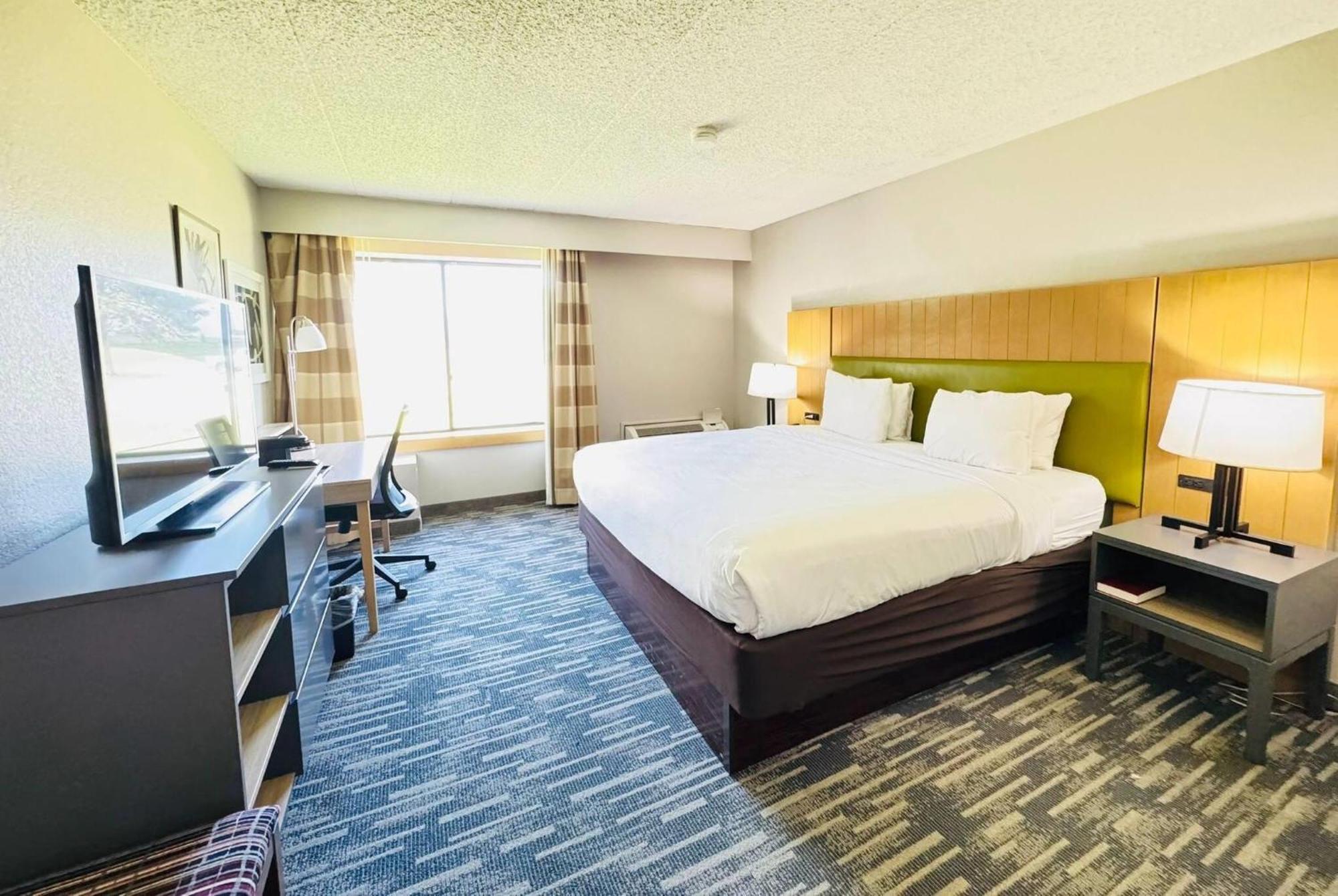 Hotel Wingate By Wyndham Lincoln Airport East Extérieur photo