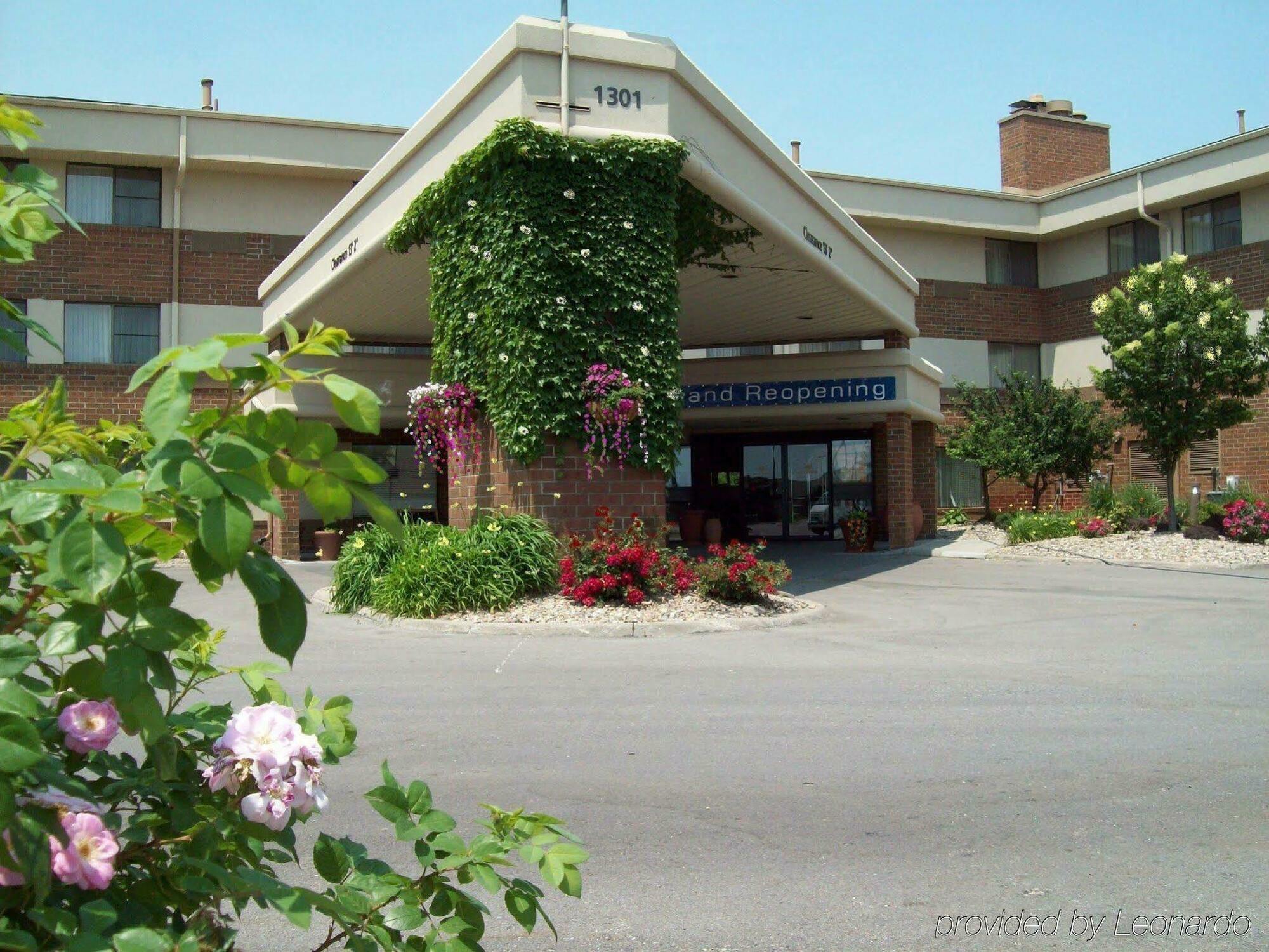 Hotel Wingate By Wyndham Lincoln Airport East Extérieur photo